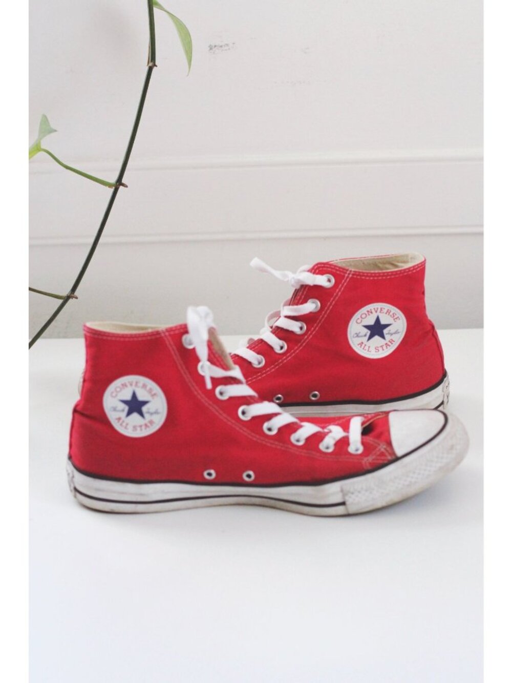 Red Converse All Star High-Top Sneakers Mens Size 11.5 Classic Canvas Shoes